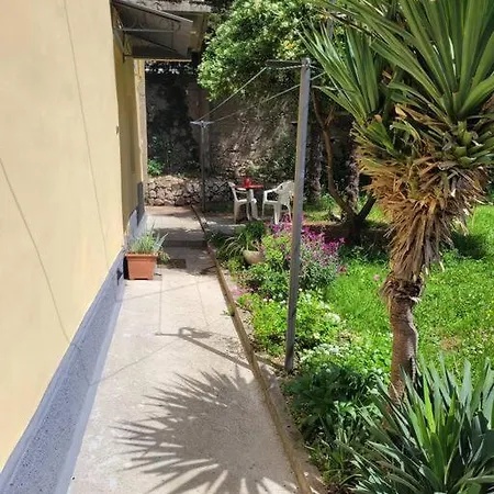 - Faro Apartman Fiume